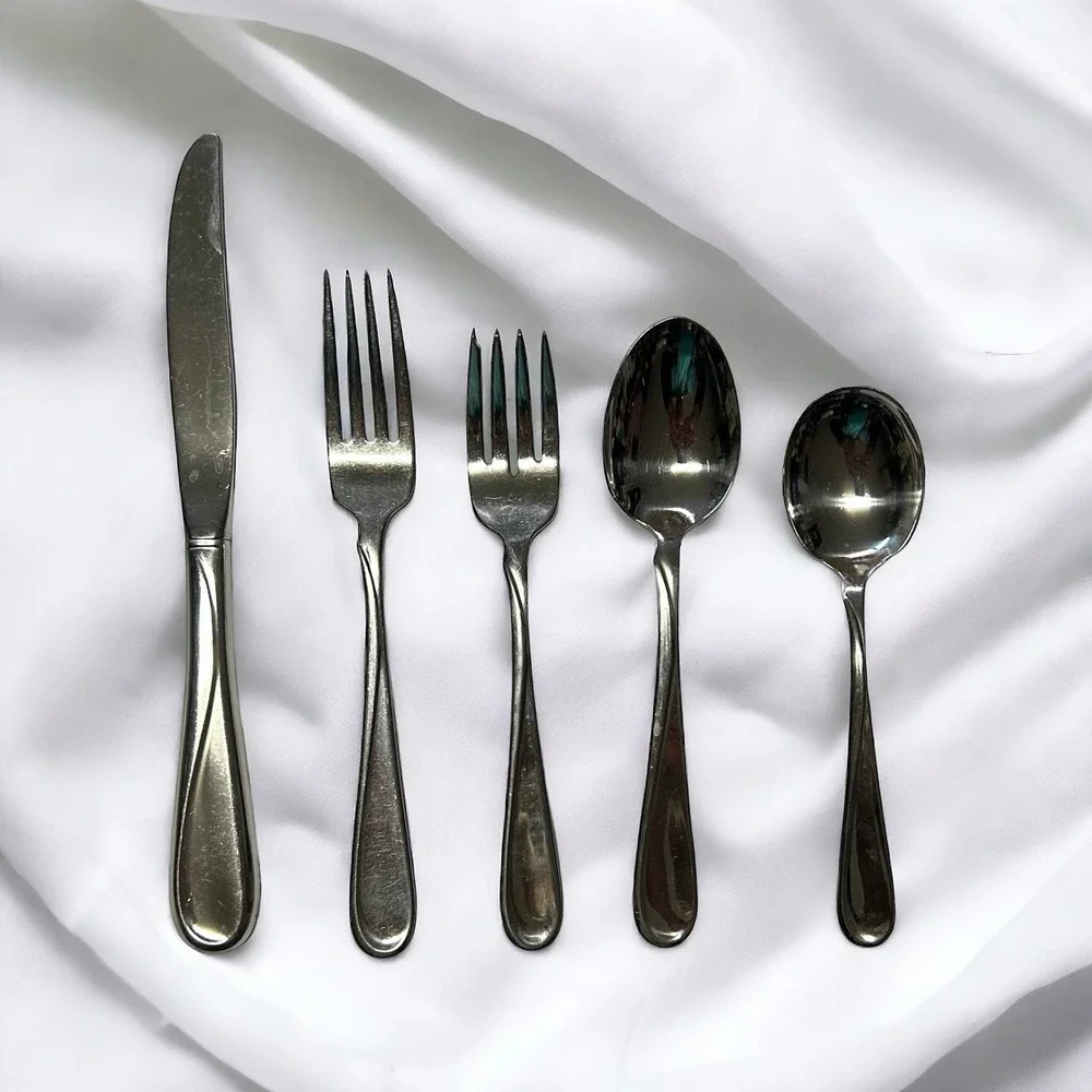 Oneida SS 1 place setting - knife, fork, spoon, salad forks, tablespoon